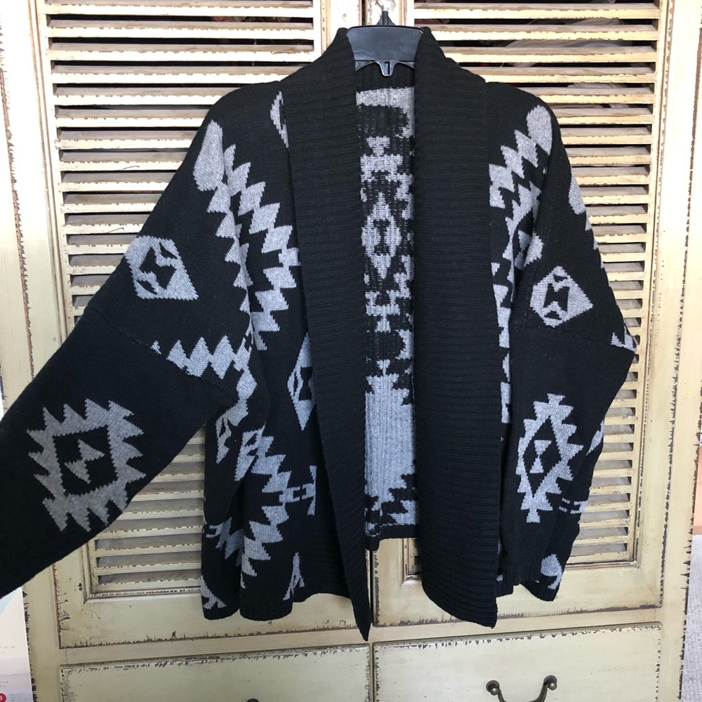 Aztec print oversized cardigan top - Picture 2 of 7